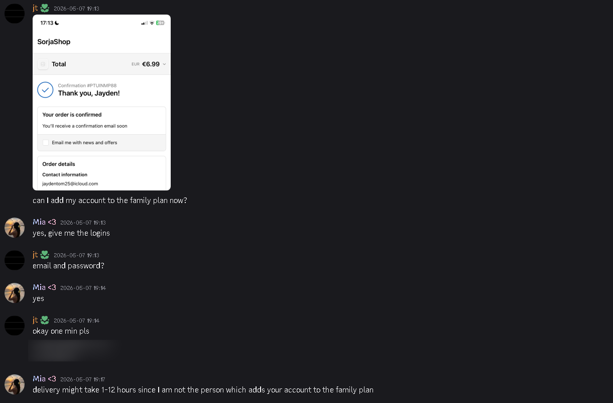 Customer chat — Order confirmation and family plan setup